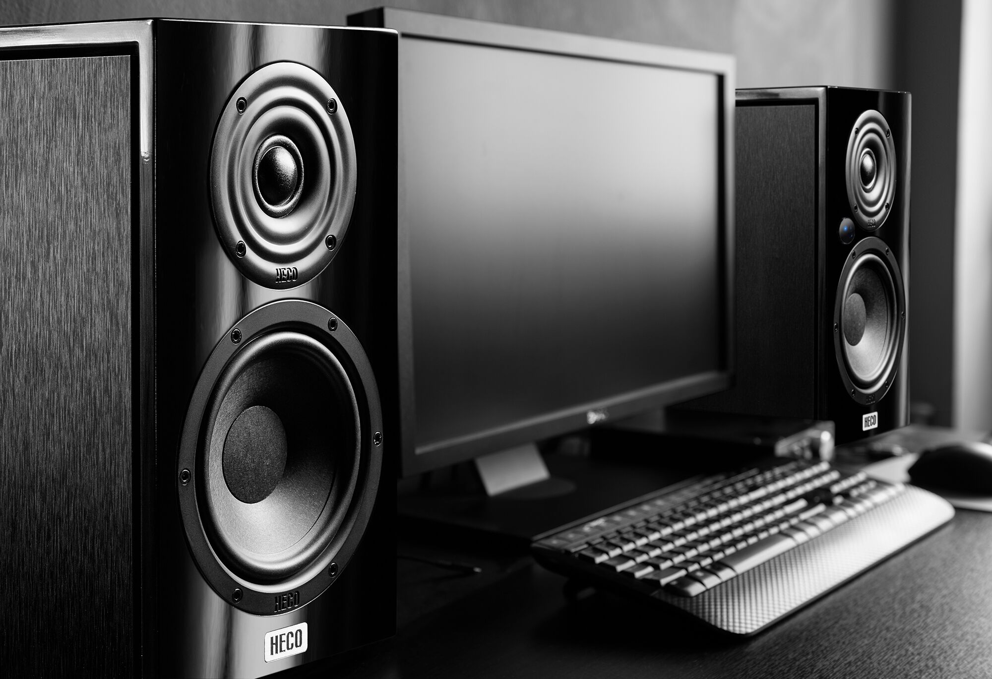 AURORA 200P BLACK EDITION